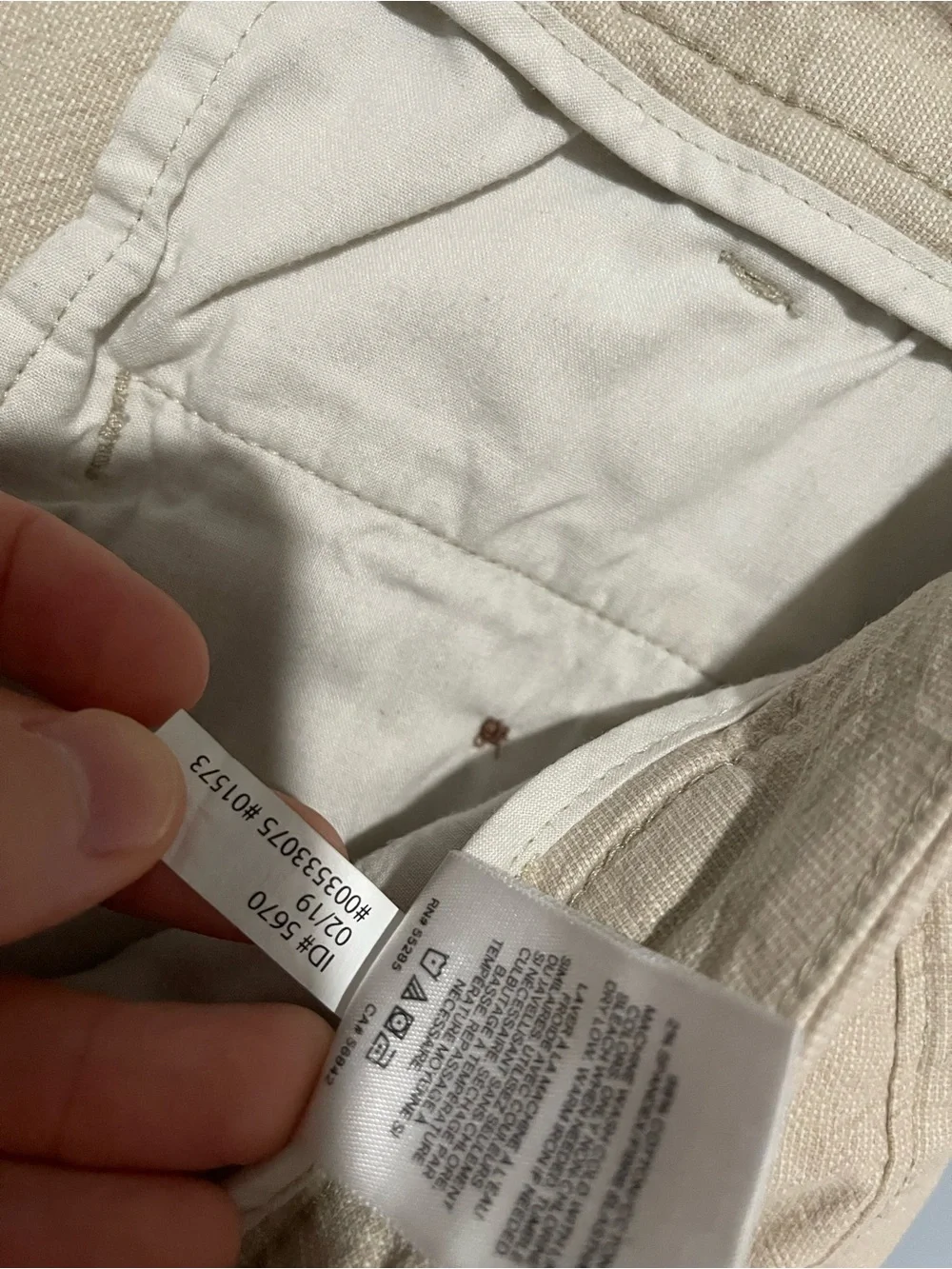 Express Classic Stretch White / Sand Shorts At the Knee 10” Inseam Men Sz 32